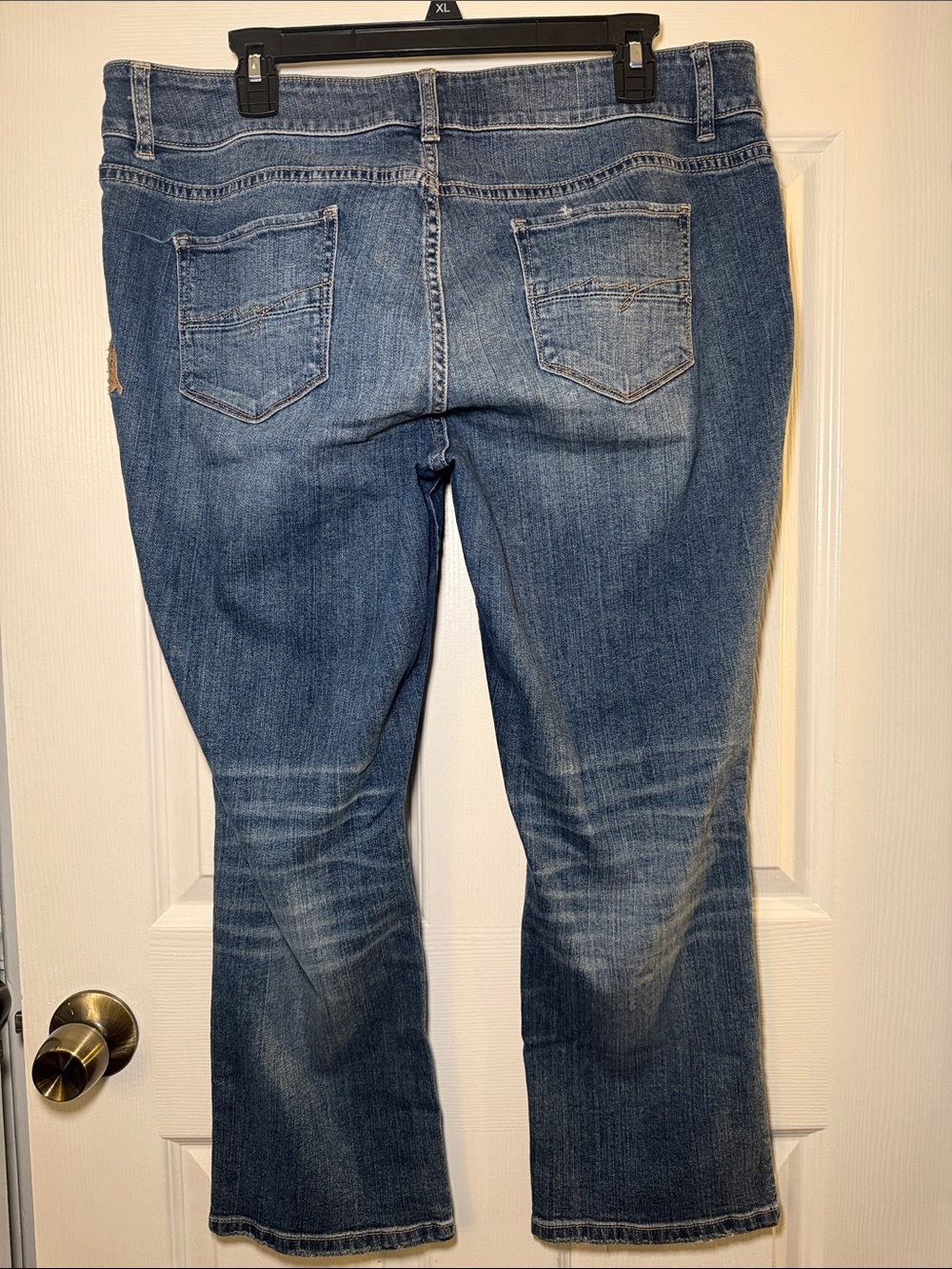 Vintage NY&Co SOHO Curvy Cropped Boyfriend Jeans Floral Embroidered Size 14 - Picture 3 of 5